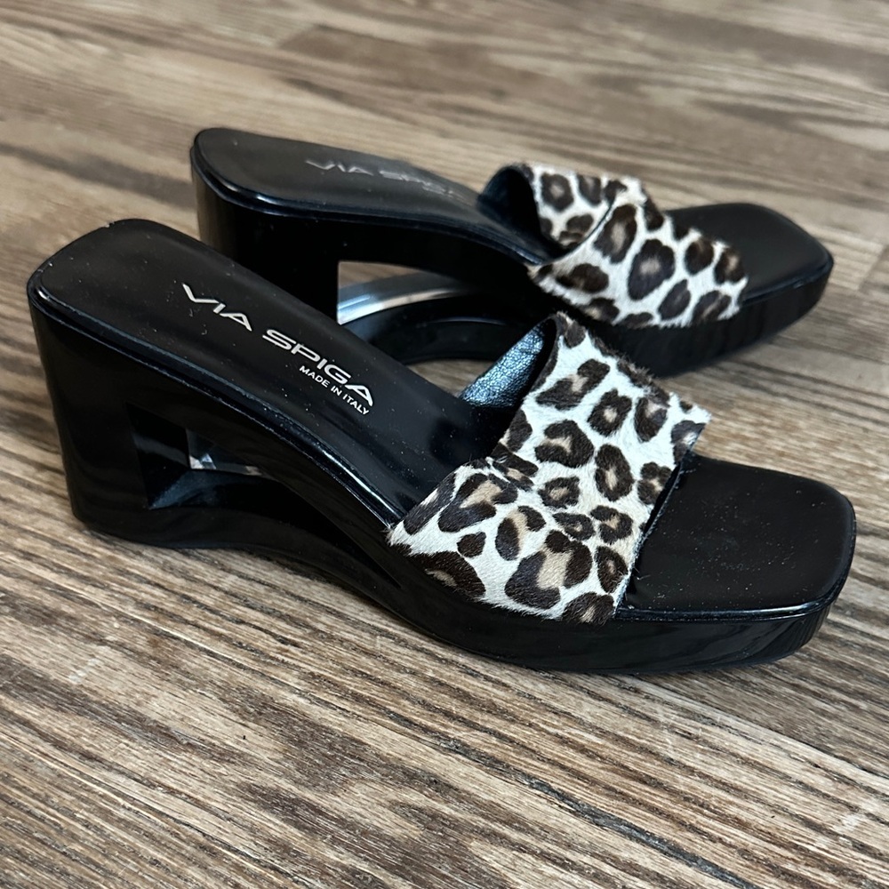 Via spiga platform mule leopard print leather upper cut out design platform 6.5